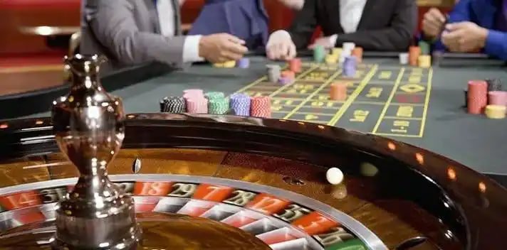 vkyat77 ကာစီနို Live Dealer Baccarat မြန်မာ ကစားသမားများ ကာ့ပ်ကြည့်နေသည်